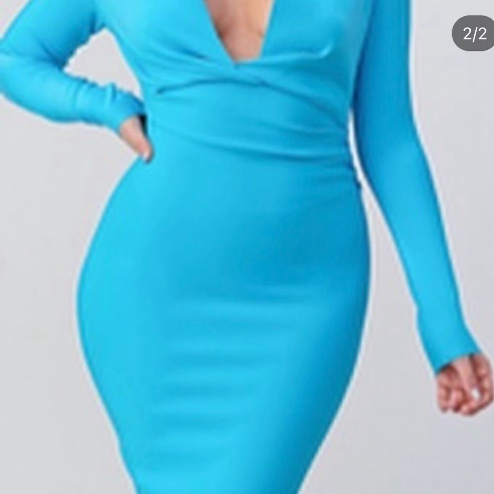 Athina turquoise blue low-cut V-neck dress size small